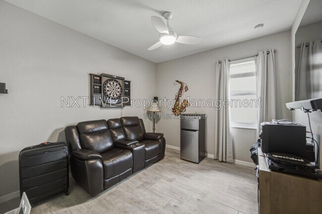 Building Photo - 11910 Bay Oak Dr