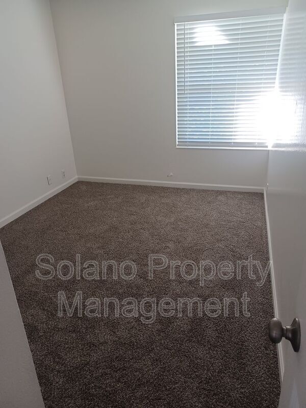 Building Photo - 766 E Tabor Ave