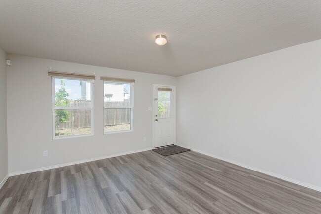 Building Photo - Beautiful 4 bedroom home in Rosillo Creek!...
