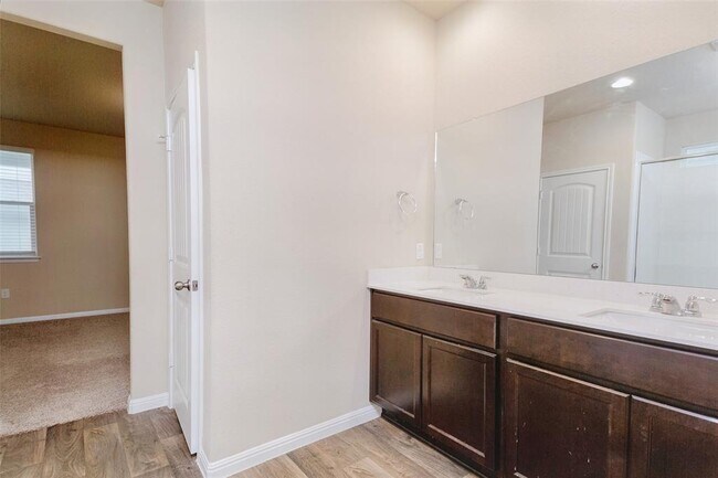 Building Photo - 1309 Anhalt Dr