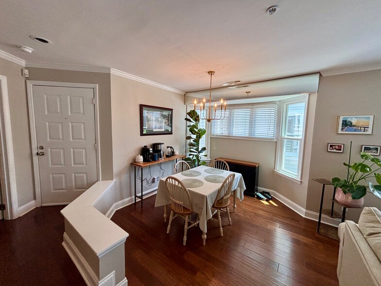 Building Photo - 1021 Brighthurst Dr