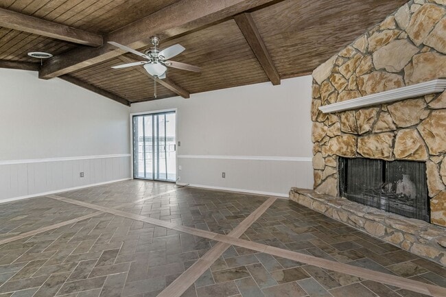 Building Photo - Spacious Puckett West Home For Lease