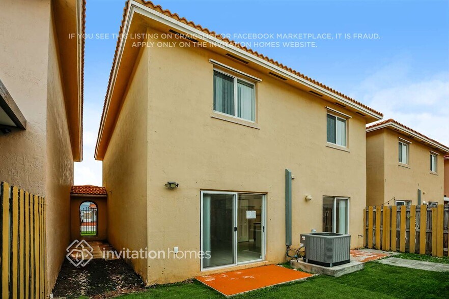 Building Photo - 5937 SW 163rd Ave