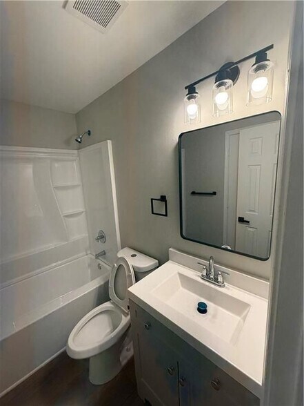 Building Photo - 1286 N Lea Ct SE