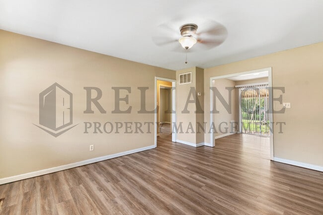 Building Photo - 1401 W 34th St S