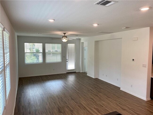 Building Photo - 822 Affazia Ln