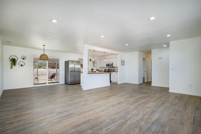 Building Photo - 3 Bedroom, remodeled home in the heart of Joshua Tree