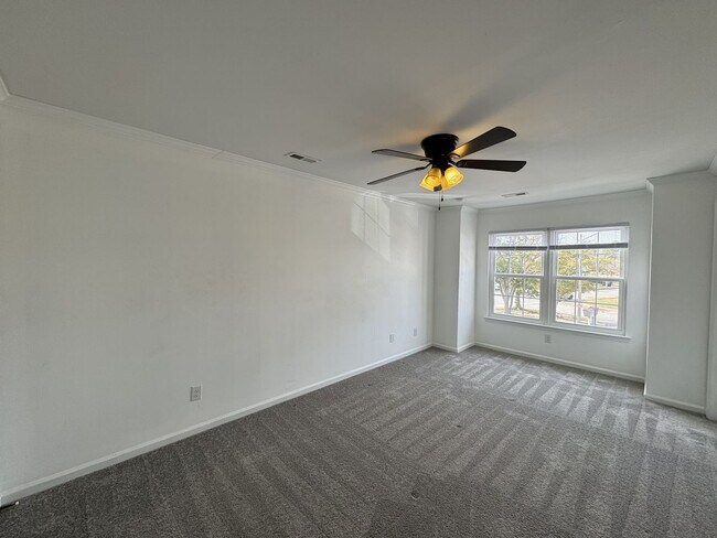 Building Photo - Cozy 3BR Townhome!