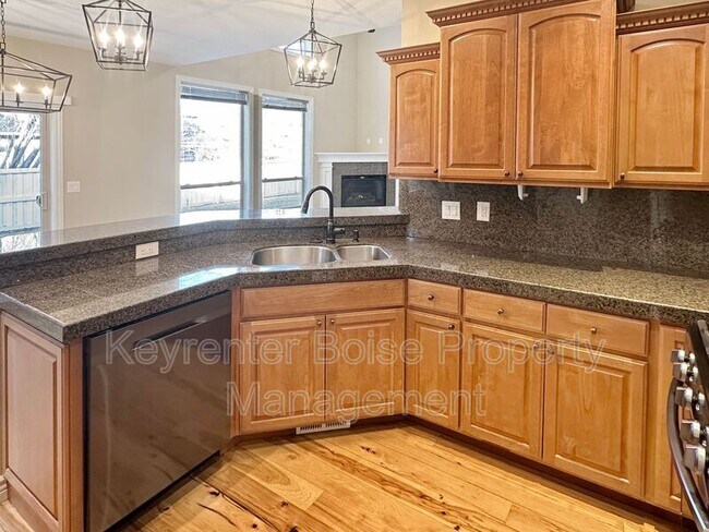 Building Photo - 538 E Halpin Dr