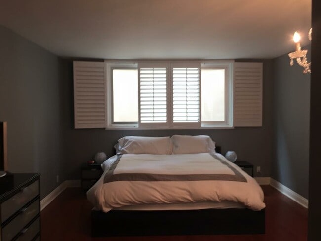 master bedroom - 11970 Montana Ave
