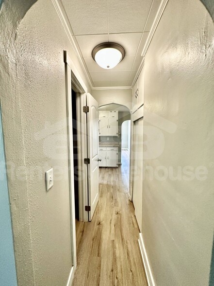 Building Photo - 1210 1/2 West Street