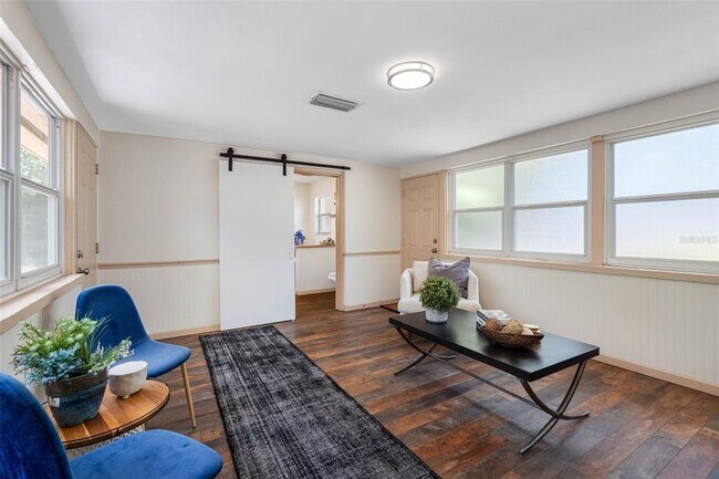 Building Photo - 2201 Park St N