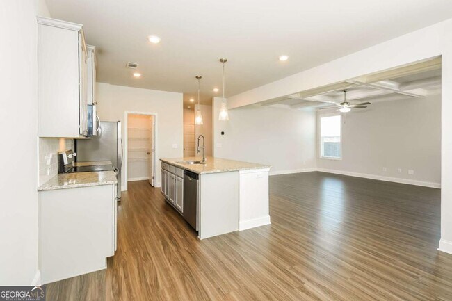 Building Photo - 5379 Fox Den Rd