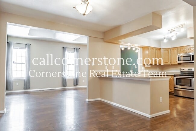 Building Photo - 2081 Sussex Ln