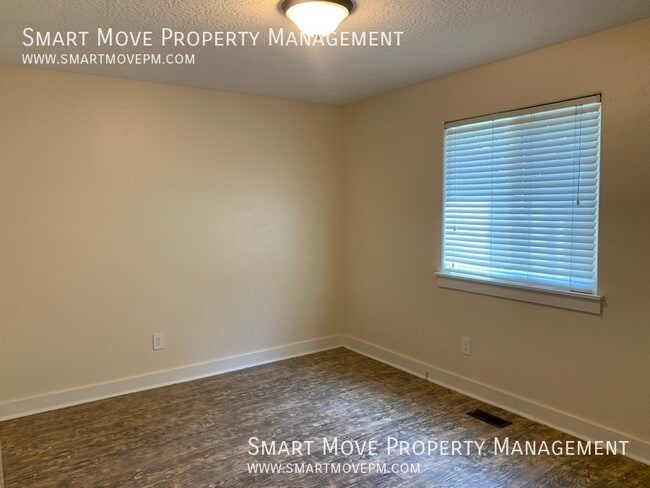 Building Photo - 4184 E Granger Dr
