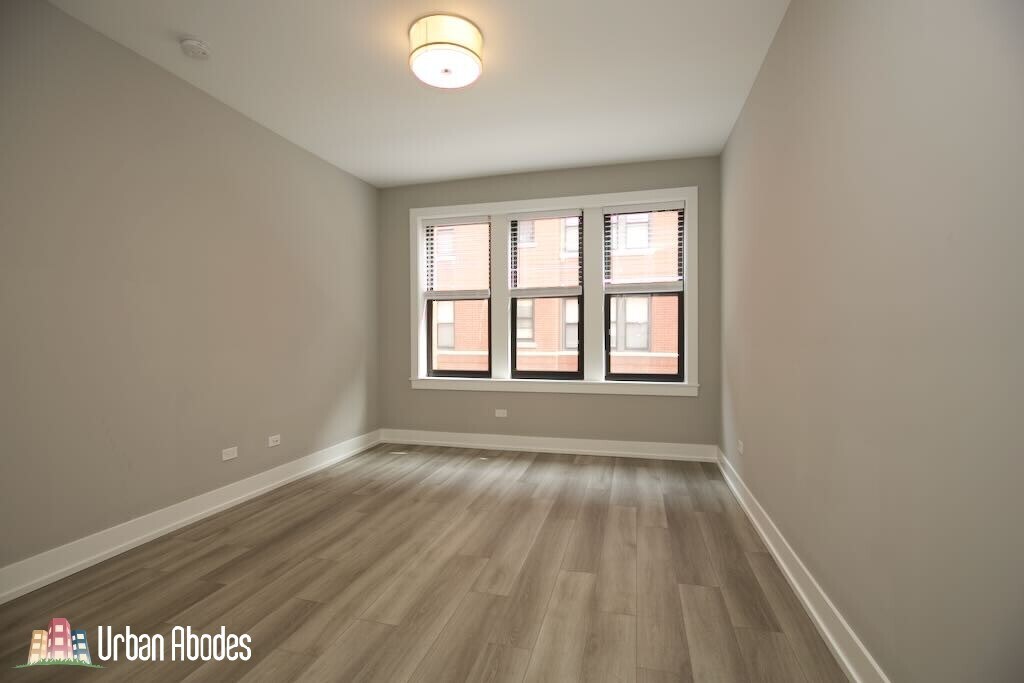 Building Photo - 3941 N Janssen Ave
