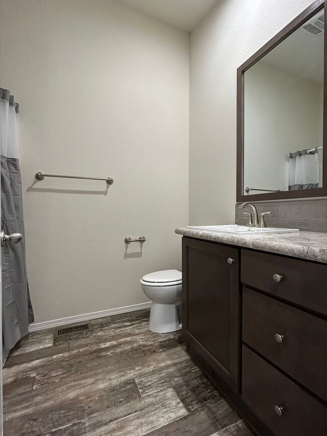 Building Photo - Powers Creek