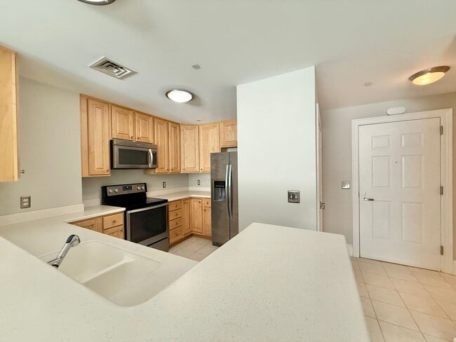 Building Photo - **OFFERING RENT PROMOTION FOR FIRST 6 MONT...