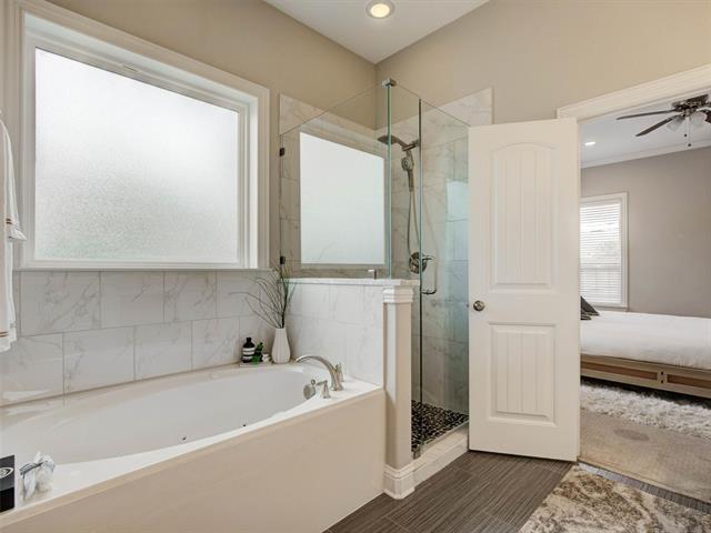 Building Photo - 2700 Gladstone Dr