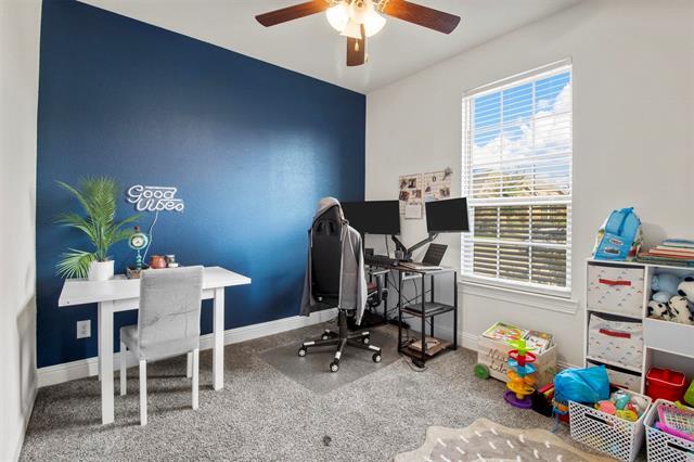 Building Photo - 1412 Green Leaf Dr