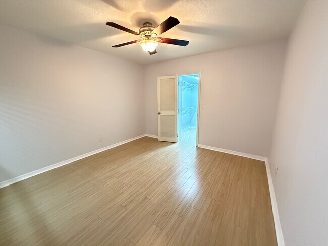 Building Photo - 5106 Gainesville Dr