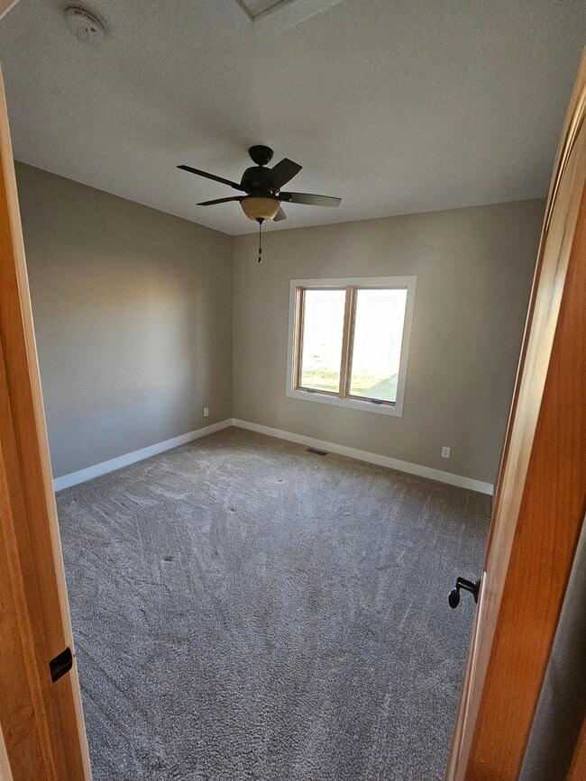 Building Photo - 14 Eagletail Dr