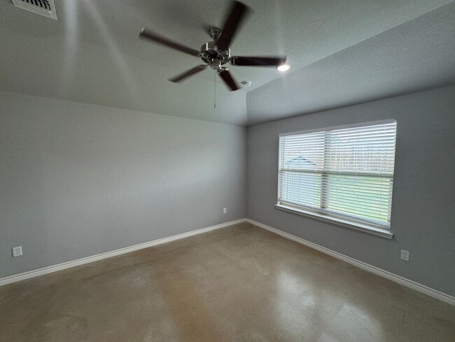 Building Photo - 1459 Dryden Ave