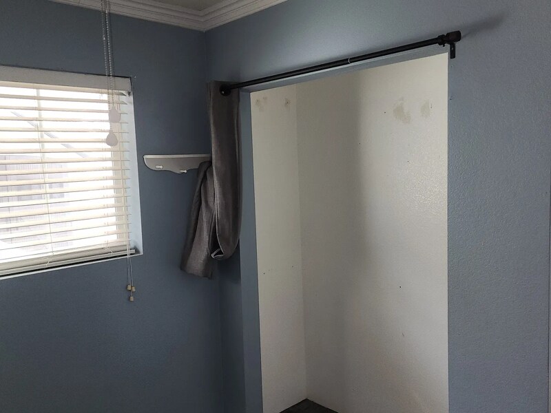 Building Photo - 318 Fife St