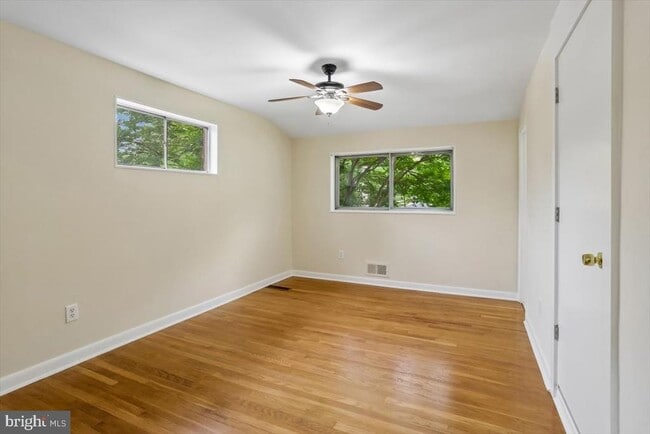 Building Photo - 901 Kenbrook Dr