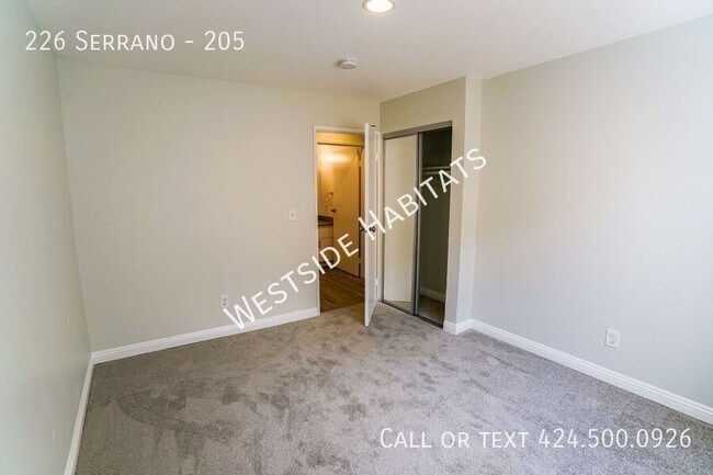 Building Photo - 226 Serrano-205