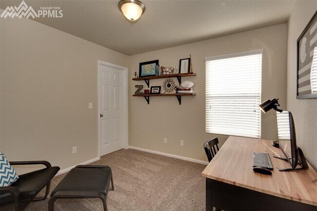 Building Photo - 8288 Hardwood Cir