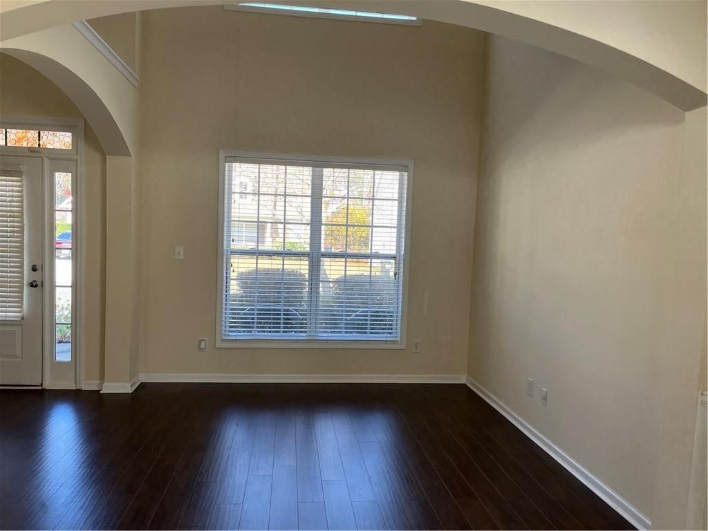 Building Photo - 2279 White Alder Dr NE