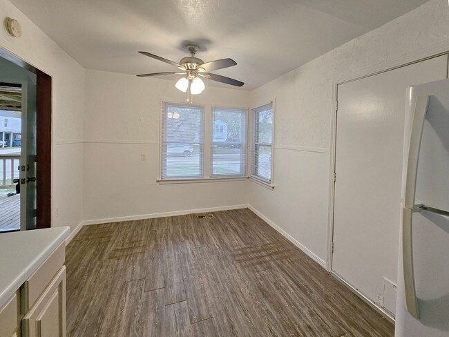 Building Photo - 2 Bed in Del City