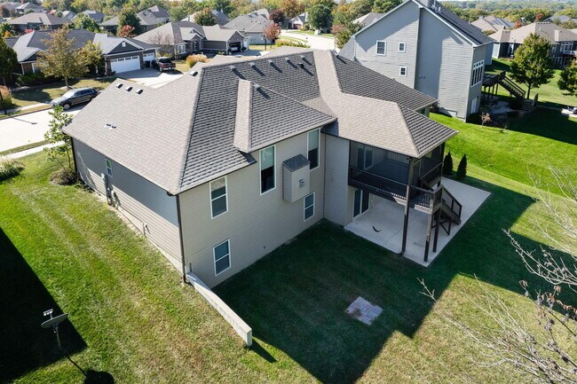 Building Photo - 1605 Labrador Dr