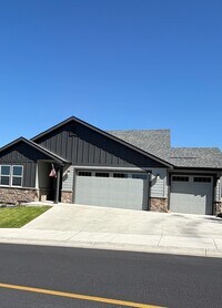 Building Photo - Liberty Lake Vue