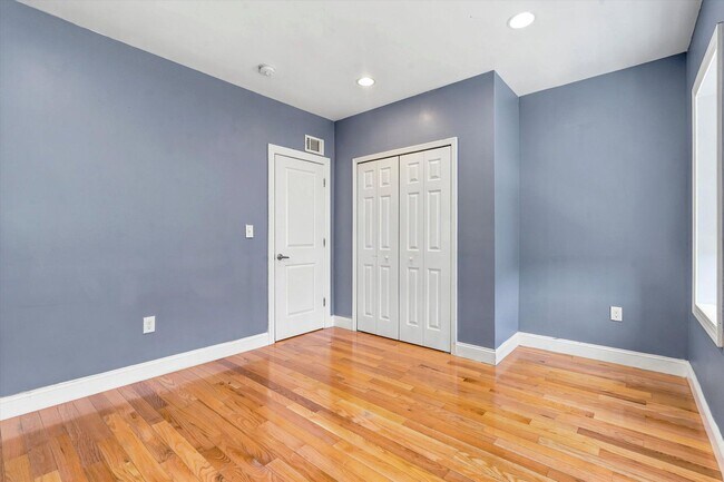 Building Photo - 2504 Manton St