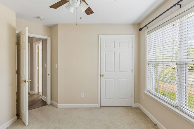 Building Photo - 2601 Danbury Cir