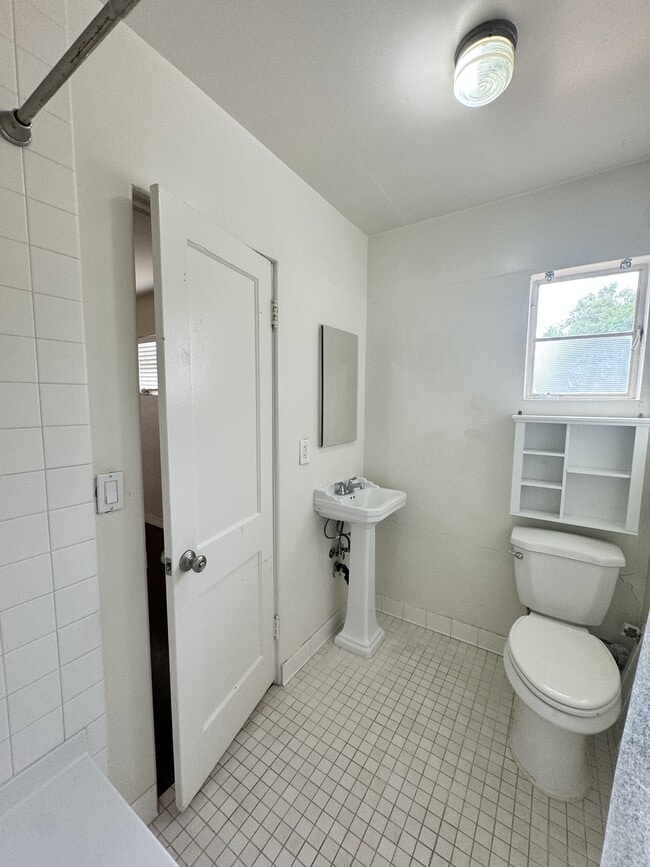 Building Photo - 6132 N 16th Dr