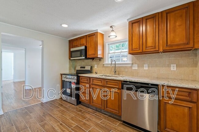Building Photo - 210 Westover Dr