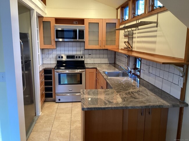 Building Photo - 40 Chestnut Hill Rd