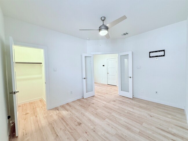 Building Photo - 105 Aurora Spgs Dr