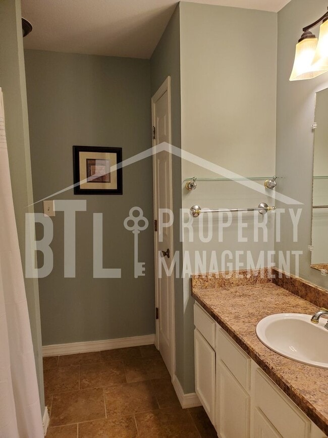 Building Photo - Furnished Kimberling City Duplex! ALL UTIL...