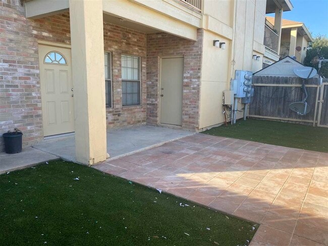 Building Photo - 9903 Crystal Ct