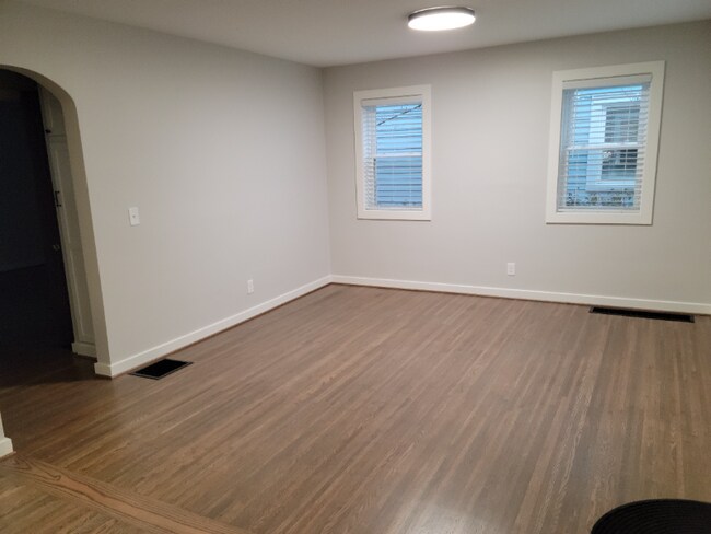 Building Photo - 112 Bartholf Rd