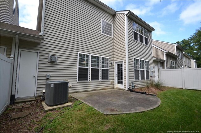 Building Photo - 118 Brookview St