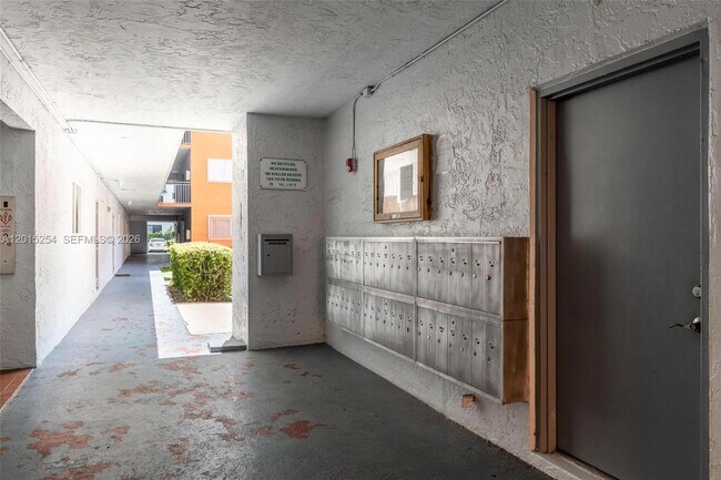 Building Photo - 11301 SW 200th St