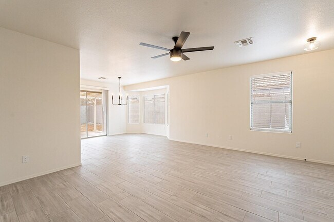 Building Photo - 338 N 152nd Dr
