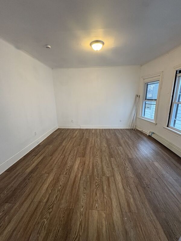 Building Photo - 415 S Main Ave