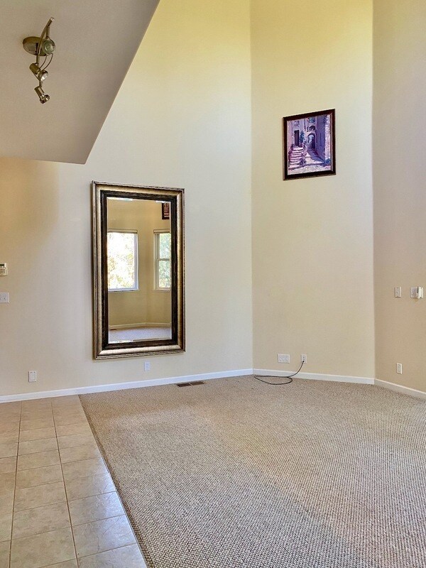 Building Photo - 13055 Summit Ridge Dr