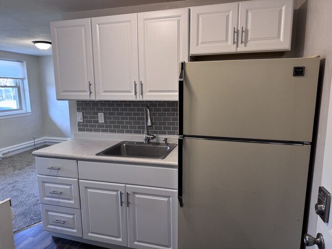 New Cabinets, counter and tile backsplash - 1205 Dunn St